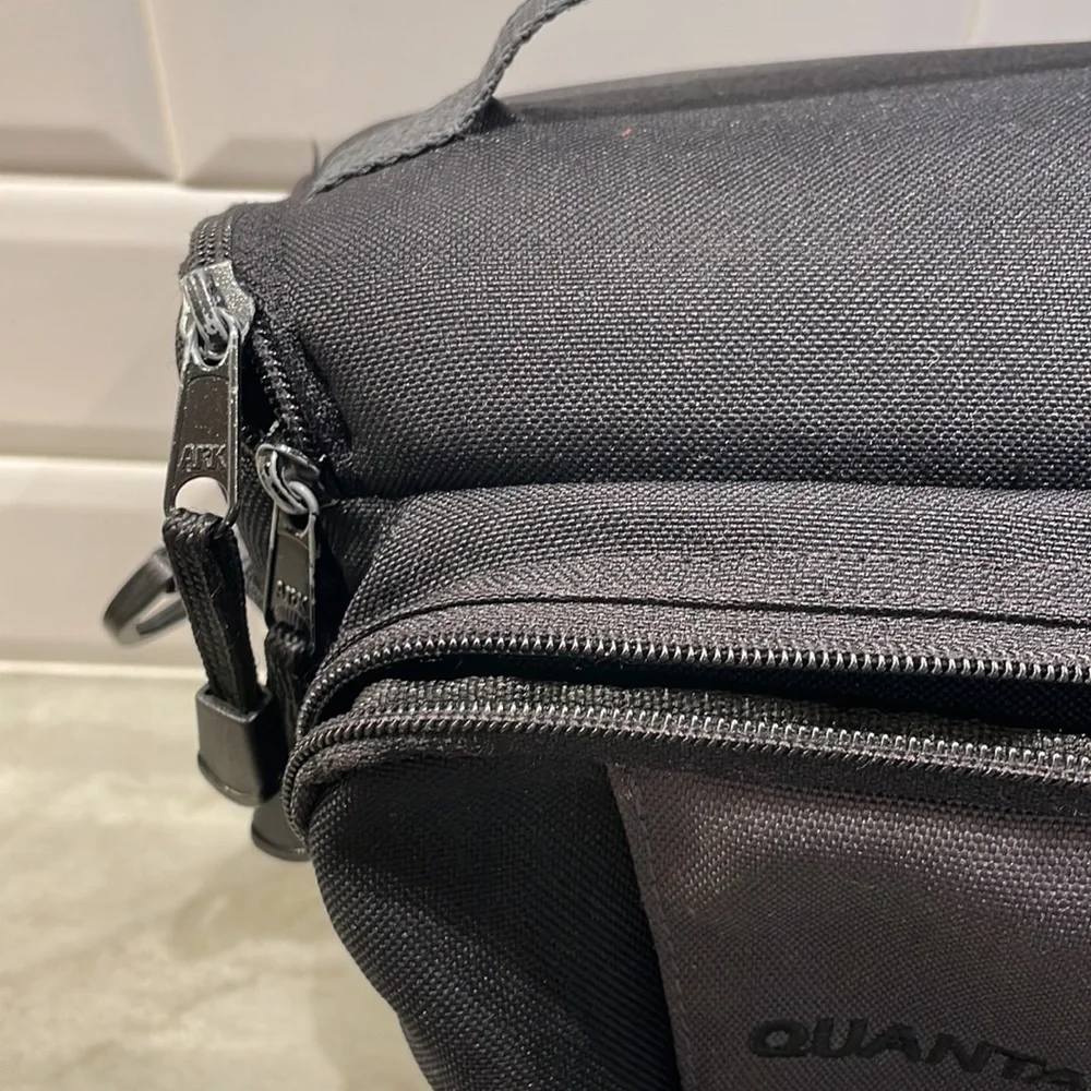 Quantaray Camera case w shoulder strap